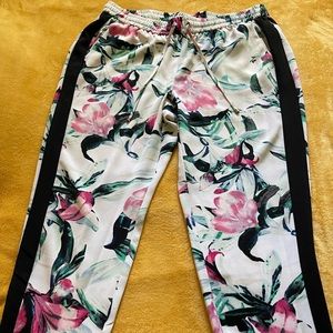 🖤🤍 White House Black Market Dress Pants 🌸